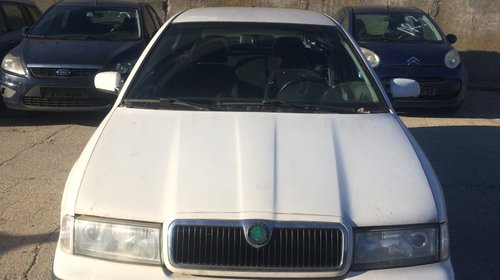 Dezmembram dezmembrez skoda octavia 1 benzina