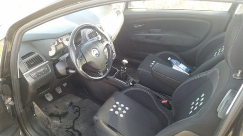 Dezmembram Fiat Grande Punto 1,9 JTD - 2006