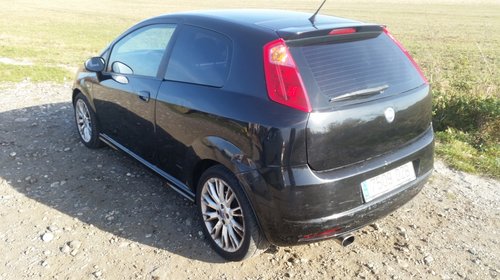 Dezmembram Fiat Grande Punto 1,9 JTD - 2006