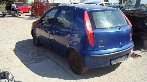 Dezmembram Fiat Punto an 2000 motor 1.2 8V benzina