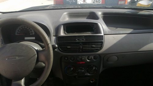 Dezmembram Fiat Punto motor 1.9 an 2001