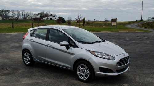 Dezmembram ford fiesta 2015