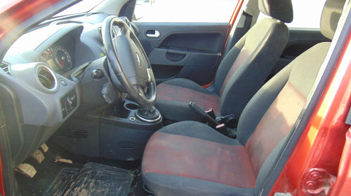 Dezmembram Ford Fiesta 5, 1.4 16V, Tip motor FXJA, An fabricatie 2002