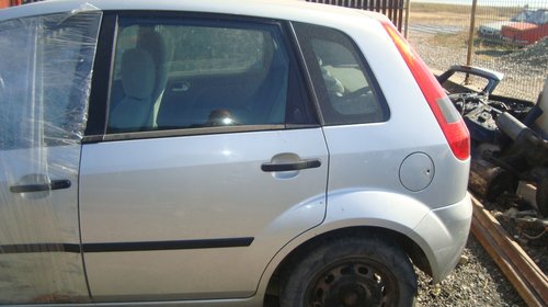 Dezmembram Ford Fiesta an 2004 motor 1.6 benzina