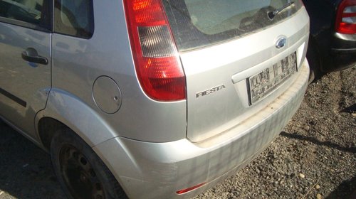 Dezmembram Ford Fiesta an 2004 motor 1.6 benzina