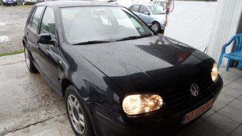 Dezmembram golf 4 ,motor 1,4 benzina din 2000