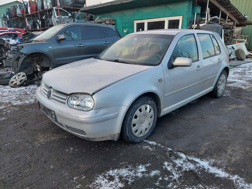 Dezmembram Golf IV, an 2000, 1.6 benzina cod AKL