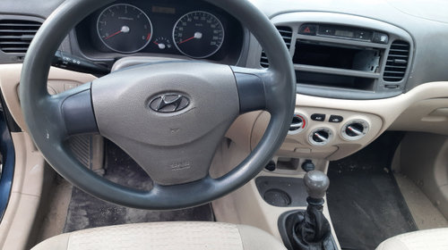 Dezmembram Hyundai Accent MC [2006 - 2011] Sedan 1.5 CRDI MT (112 hp)