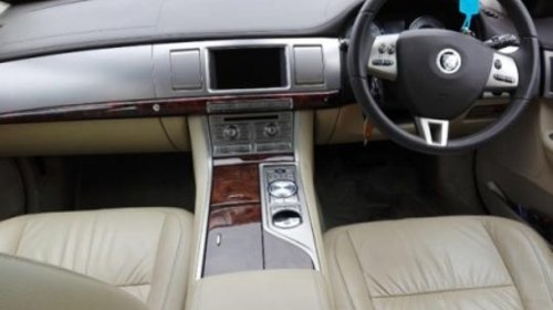 Dezmembram Jaguar XF Luxury 3.0
