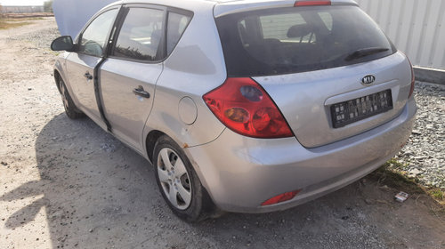 Dezmembram Kia Ceed [2007 - 2010] Hatchback 5-usi 1.4 MT (109 hp)