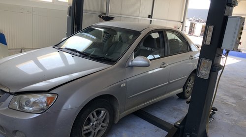 Dezmembram kia cerato 1.6 i 16v din2005