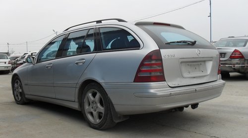 Dezmembram Mecedes C220 CDI fabr.2002