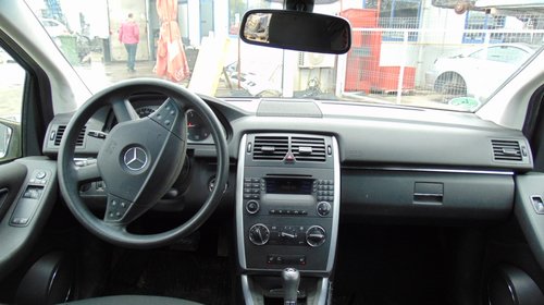 Dezmembram Mercedes-Benz B-Class B180CDI , 2.0 CDI, tip motor 640.940 , fabricatie 2006