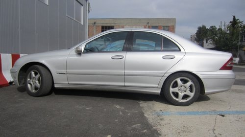 Dezmembram Mercedes Benz C220 CDI 2002