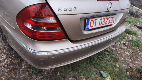 Dezmembram Mercedes-Benz E-Class E320 W211 150 KW 3200 CDI An 2004