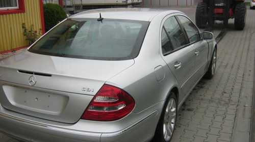 Dezmembram Mercedes Benz E Class w211