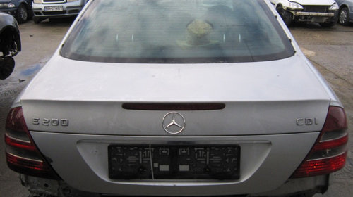 Dezmembram Mercedes-Benz E200 (W211), 2.2 CDI anul 2002-2008, 122CP
