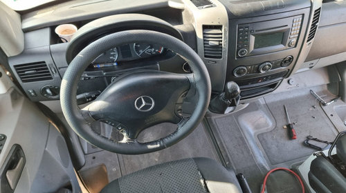 Dezmembram Mercedes-Benz Sprinter 2 906 [2006 - 2013] Autoutilitara duba 5-usi 316 2.2 cdi 160cp euro 5