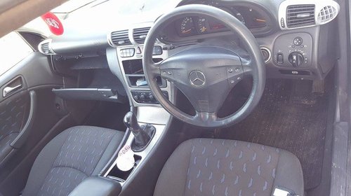 Dezmembram Mercedes C class coupe model w203