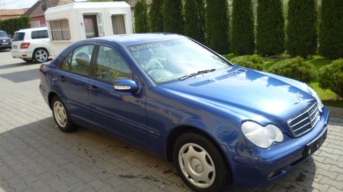 Dezmembram Mercedes C-Class model W203 2,2 cd