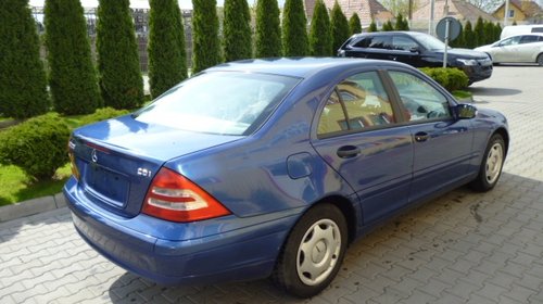 Dezmembram Mercedes C-Class model W203 2,2 cdi