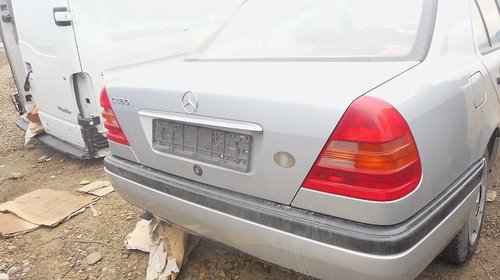 Dezmembram Mercedes C-klasse 1.8benzina An 1996