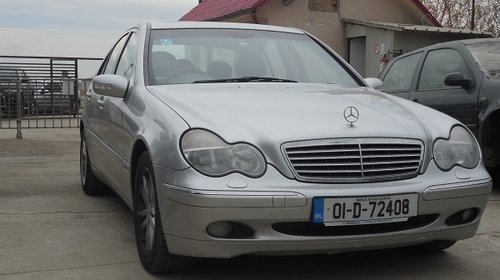 Dezmembram Mercedes C240 W203 2.4benzina An 2