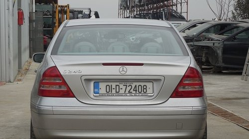 Dezmembram Mercedes C240 W203 2.4benzina An 2003