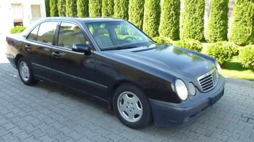 Dezmembram Mercedes E Class w210