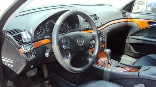 Dezmembram Mercedes E-Class W211 - 2006