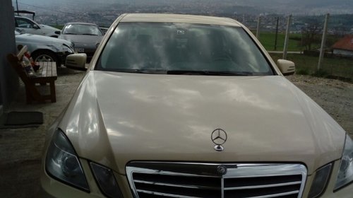 Dezmembram mercedes e class w212 e200