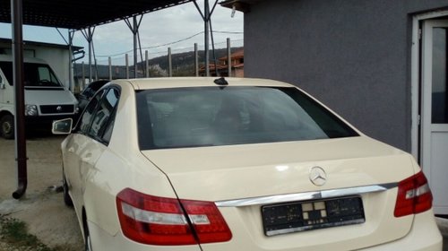 Dezmembram mercedes e class w212 e200