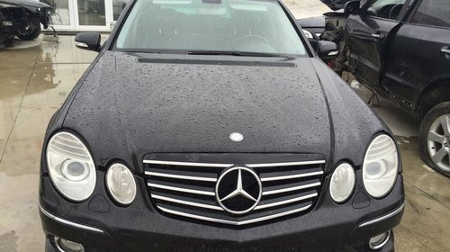 Dezmembram Mercedes E w211 Facelift