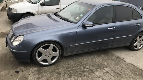 Dezmembram Mercedes E270 an 2004 motor 2,7 diesel cutie Automata