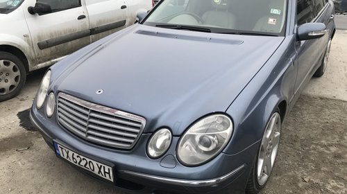 Dezmembram Mercedes E270 an 2004 motor 2,7 di