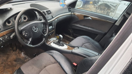 Dezmembram mercedes e270 w211 d