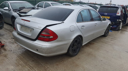 Dezmembram mercedes e270 w211 d