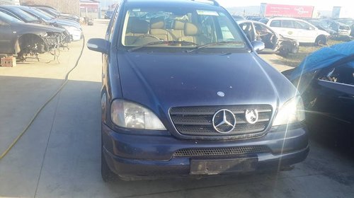 Dezmembram Mercedes ML 270 din 2003