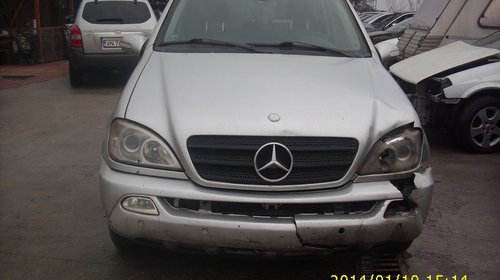 Dezmembram Mercedes ML 270 motor 2.7 D an 200