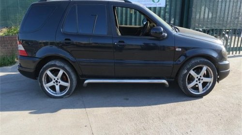 Dezmembram Mercedes ML W163 2.7diesel An 2002