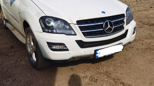 Dezmembram Mercedes ml w164 facelift ml 350 4matic 2011