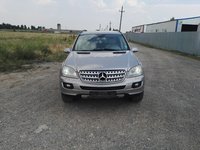 Dezmembram Mercedes ML W164 motor 3.0 Diesel