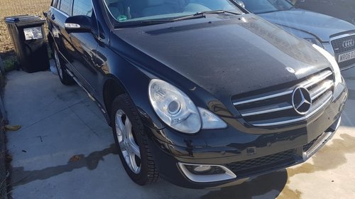 Dezmembram Mercedes R class 3.0 CDI V6 4Matic Perne aer