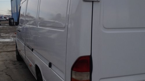 Dezmembram Mercedes Sprinter 2.2 CDI , fabr 2004