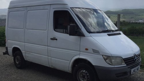 Dezmembram mercedes sprinter euro 3 2.2 313