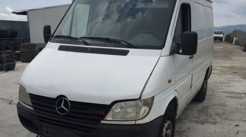 Dezmembram mercedes sprinter euro 3 2.2 313