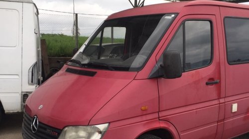 Dezmembram mercedes sprinter euro 3 2.2 sprintshift