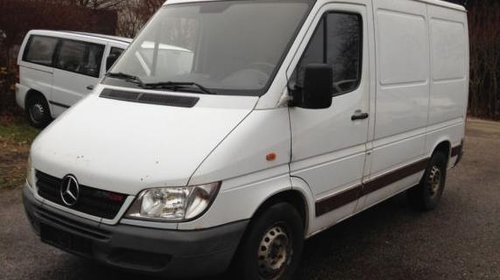 Dezmembram Mercedes Sprinter model 2002