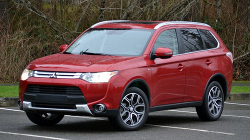 Dezmembram Mitsubishi Outlander