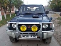 Dezmembram Mitsubishi Pajero 2.5 an 1992 - 2 usi